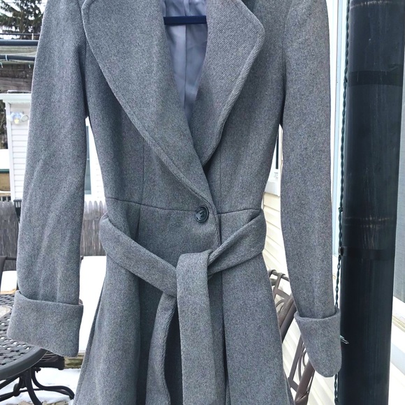 Elegant Gray Women's Coat - Picture 1 of 3